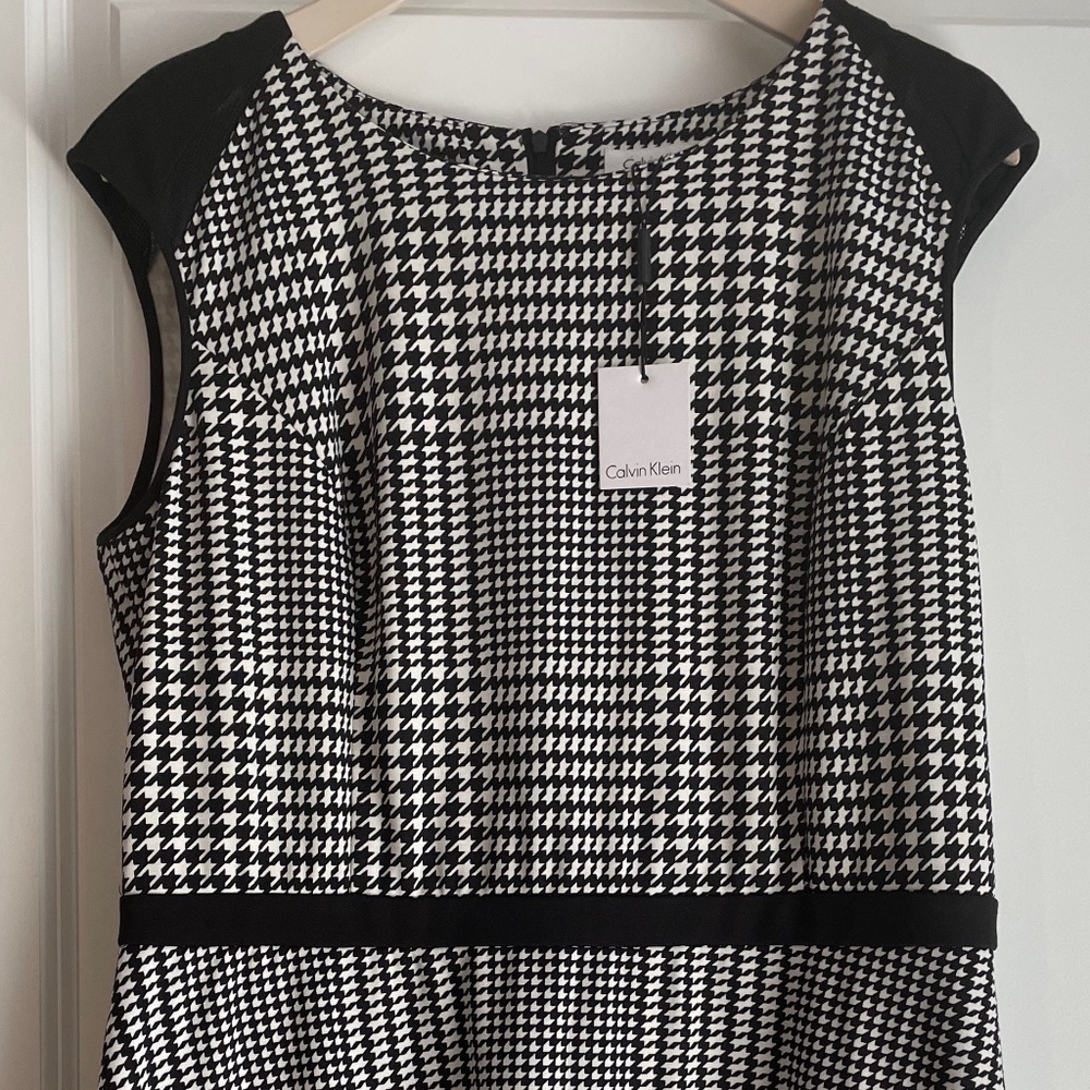 CALVIN KLEIN Sleeveless Dress, Size 16, black/white, NEW with tag